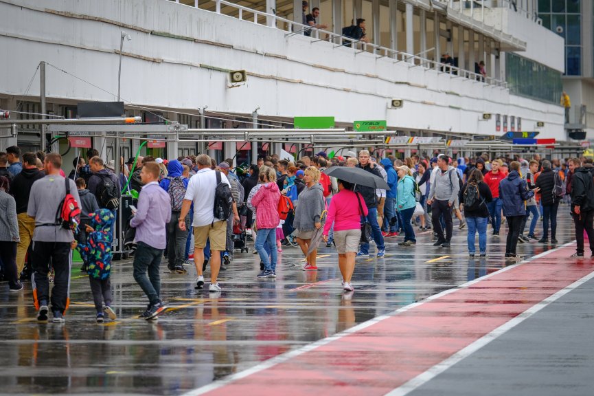Saturday Pitwalk
