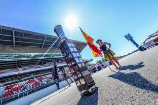 Gridwalk, Race
