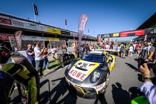 Gridwalk, Race
