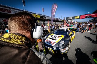 Gridwalk, Race
