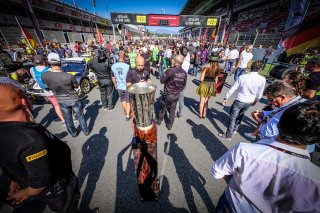 Gridwalk, Race
