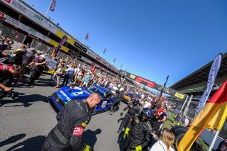 Gridwalk, Race
