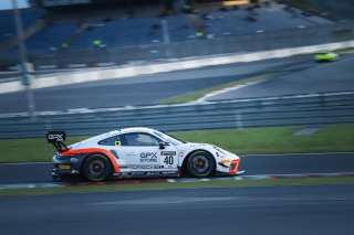 #40 GPX Racing UAE Porsche 911 GT3-R (991.II) - Romain Dumas FRA Dennis Olsen NOR Thomas Preining AUT, Qualifying
