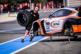Pitlane, Test Days
