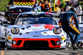 #40 GPX Racing UAE Porsche 911 GT3-R (991.II) - Romain Dumas FRA Lous Deletraz CHE Thomas Preining AUT, Pitlane, Pre-Qualifying

