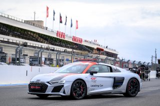 Gridwalk, Race

