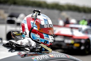 Grid-walk, Race
