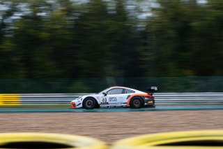 #40 GPX Racing UAE Porsche 911 GT3-R (991.II) -
