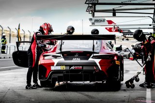 #89 AKKA ASP FRA Mercedes-AMG GT3 Silver Cup Jim Pla FRA Benjamin Hites CHL, Pitlane, Set-up
