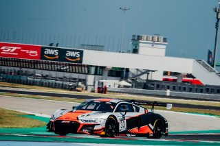 #33 Belgian Audi Club Team WRT BEL Audi R8 LMS GT3 Silver Cup Hamza Owega DEU Jusuf Owega DEU, Qualifying 2
