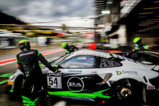 #54 Dinamic Motorsport ITA- Sven Muller DEU Christian Engelhart DEU Matteo Cairoli ITA, Pitlane, Pre Qualifying
