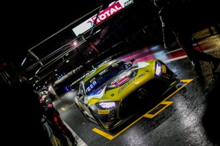 Night Practice, Pitlane

