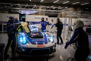 Night Practice, Pitlane
