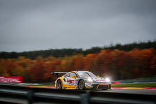 #98 ROWE Racing DEU- Laurens Vanthoor BEL Nick Tandy GBR Earl Bamber NZL IGTC, Race
