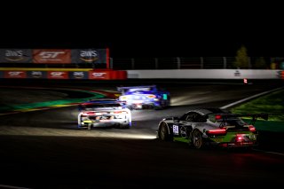 #54 Dinamic Motorsport ITA- Sven Muller DEU Christian Engelhart DEU Matteo Cairoli ITA, Race

