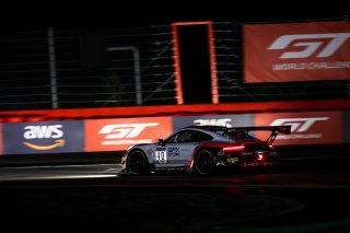 #40 GPX Racing UAE- Romain Dumas FRA Louis Deletraz CHE Thomas Preining AUT, Race
