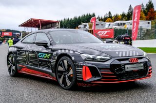 Gridwalk, Race
