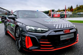Gridwalk, Race
