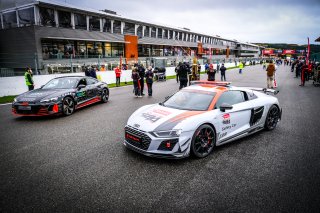 Gridwalk, Race
