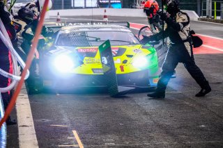 #77 Barwell Motorsport GBR Sandy Mitchell GBR Ricky Collard GBR Rob Collard GBR Leo Machitski RUS IGTC, Pitlane, Race
