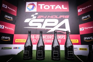 Podium, Race

