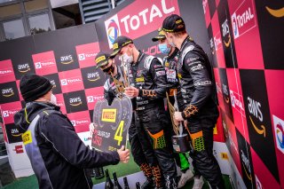 Podium, Race
