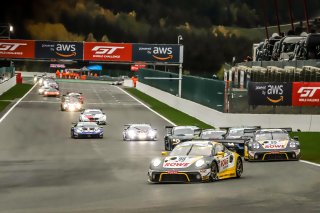 #98 ROWE Racing DEU- Laurens Vanthoor BEL Nick Tandy GBR Earl Bamber NZL IGTC, Race

