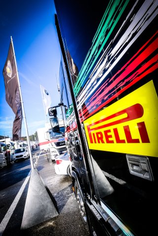 Paddock
