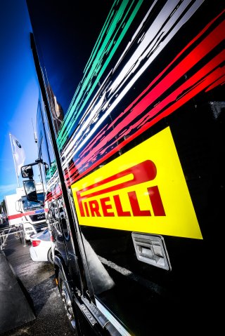 Paddock
