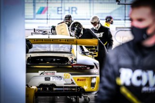 Official Paid Testing Session, Pitlane
