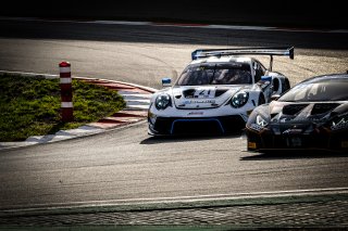 #21 KCMG HKG Porsche 911 GT3-R (991.II) - Edoardo Liberati ITA Josh Burdon AUS Alexandre Imperatori CHE, Free Practice
