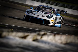 #21 KCMG HKG Porsche 911 GT3-R (991.II) - Edoardo Liberati ITA Josh Burdon AUS Alexandre Imperatori CHE, Free Practice
