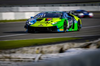 #77 Barwell Motorsport GBR Lamborghini Huracan GT3 Evo Pro-Am Cup Rob Collard GBR Leo Machitski RUS Sandy Mitchell GBR, Free Practice
