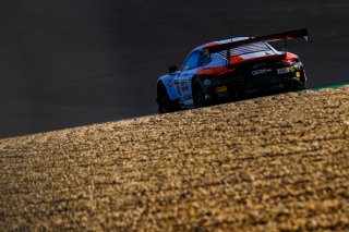 #40 GPX Racing UAE Porsche 911 GT3-R (991.II) - Romain Dumas FRA Dennis Olsen NOR Thomas Preining AUT, Free Practice
