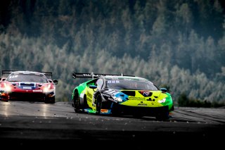 #77 Barwell Motorsport GBR Lamborghini Huracan GT3 Evo Pro-Am Cup Rob Collard GBR Leo Machitski RUS Sandy Mitchell GBR, Free Practice
