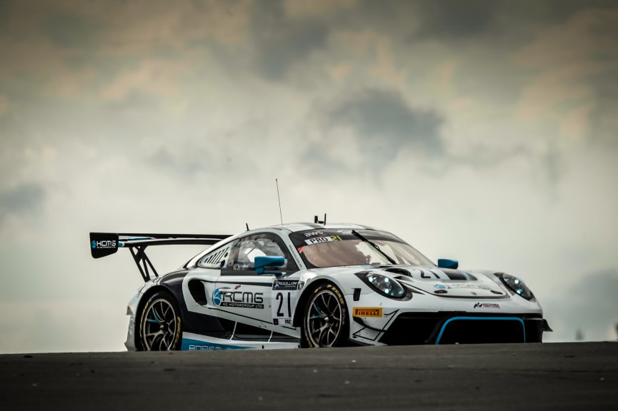 #21 KCMG HKG Porsche 911 GT3-R (991.II) - Edoardo Liberati ITA Josh Burdon AUS Alexandre Imperatori CHE, Free Practice
