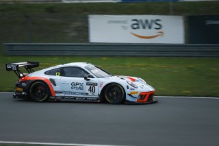 #40 GPX Racing UAE Porsche 911 GT3-R (991.II) - Romain Dumas FRA Dennis Olsen NOR Thomas Preining AUT, Pre-Qualifying
