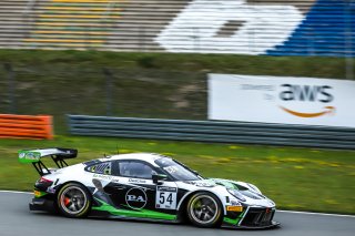 #54 Dinamic Motorsport ITA Porsche 911 GT3-R (991.II) - Matteo Cairoli ITA Christian Engelhart DEU Sven Muller DEU, Pre-Qualifying
