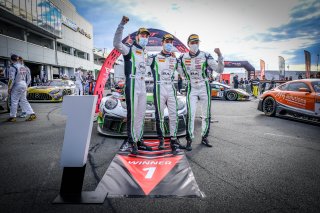 #54 Dinamic Motorsport ITA Porsche 911 GT3-R (991.II) - Matteo Cairoli ITA Christian Engelhart DEU Sven Muller DEU, Race
