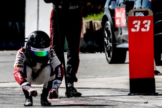 Pit Lane, Race 2
