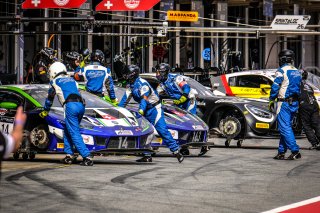 Free Practice 2, Pitlane
