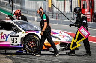 #93 SKY - Tempesta Racing GBR Ferrari 488 GT3 Pro-Am Cup Chris Froggatt GBR Eddie Cheever** ITA, Free Practice 2, Pitlane
