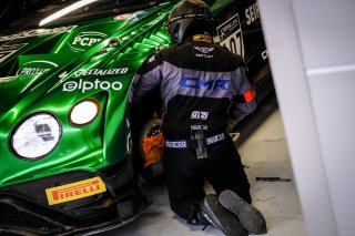 #107 CMR FRA Bentley Continental GT3 - Nelson Panciatici FRA Jules Gounon FRA, Pitlane, Pre-Qualifying
