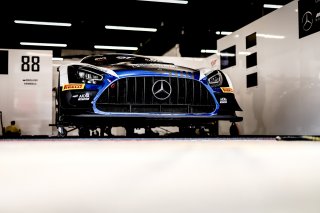 Pit Lane, Qualifying 1
