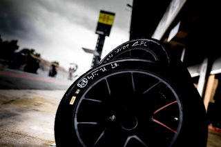 Pit Lane, Qualifying 1

