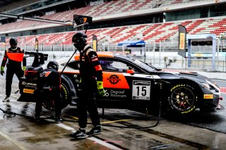 Pit Lane, Qualifying 1
