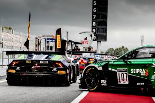 Pit Lane, Qualifying 1
