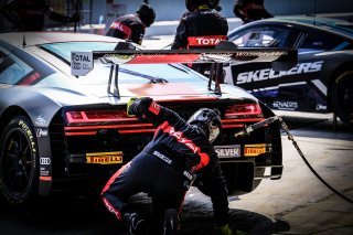 Official Paid Test Session, Pitlane
