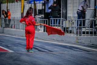 Official Paid Test Session, Pitlane
