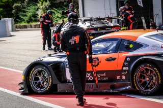 Official Paid Test Session, Pitlane
